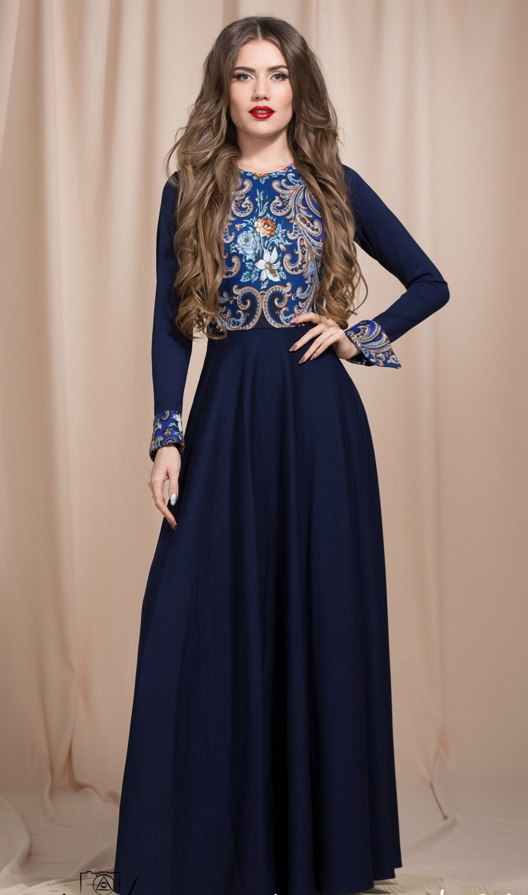 Синее платье в Русском стиле в макси длине